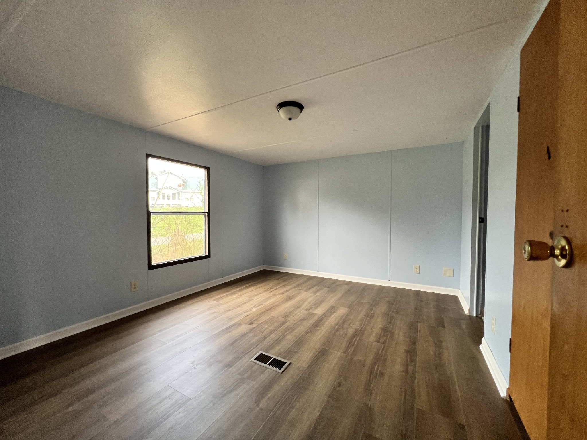 108 Hinkle Hill St, E Bell Buckle TN 37020