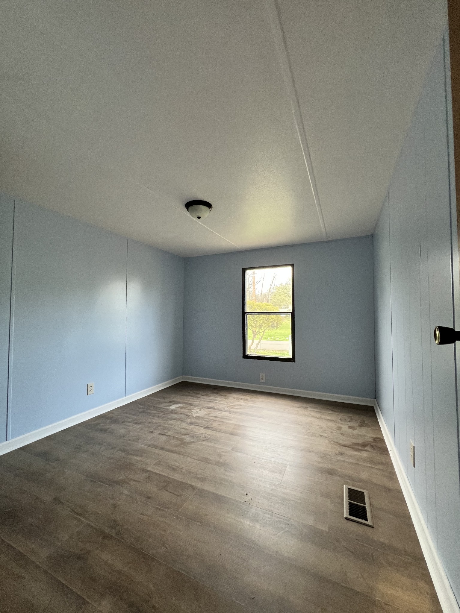 108 Hinkle Hill St, E Bell Buckle TN 37020