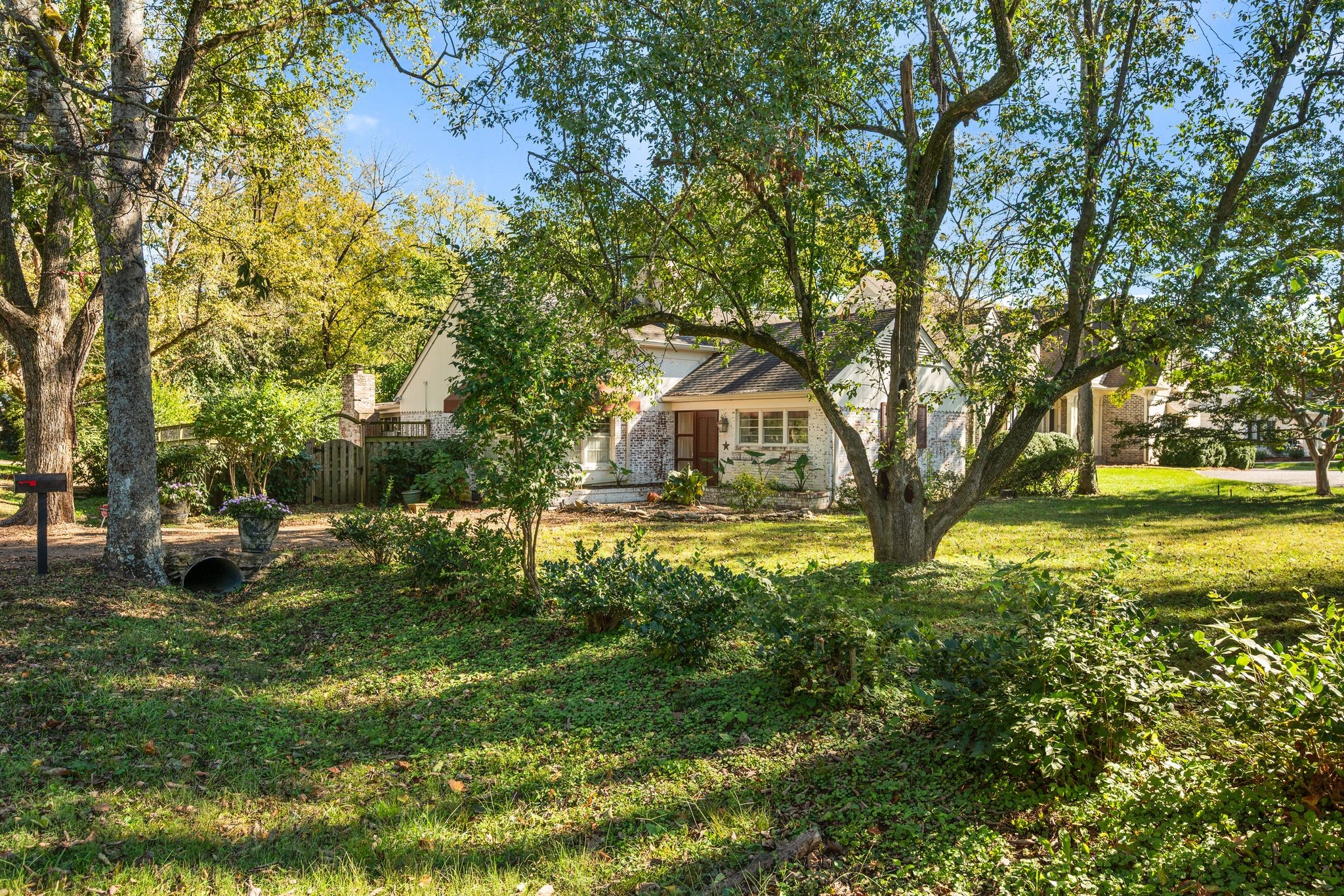 201 Brookfield Avenue Nashville TN 37205