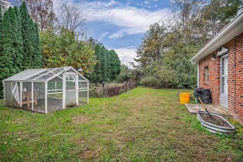 345 J W Farris Drive Sparta TN 38583