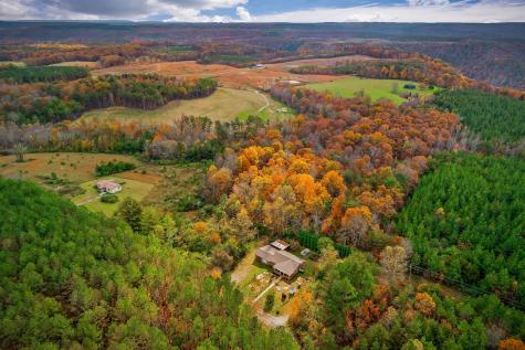 345 J W Farris Drive Sparta TN 38583