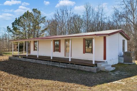 1053 Pack Road White Bluff TN 37187
