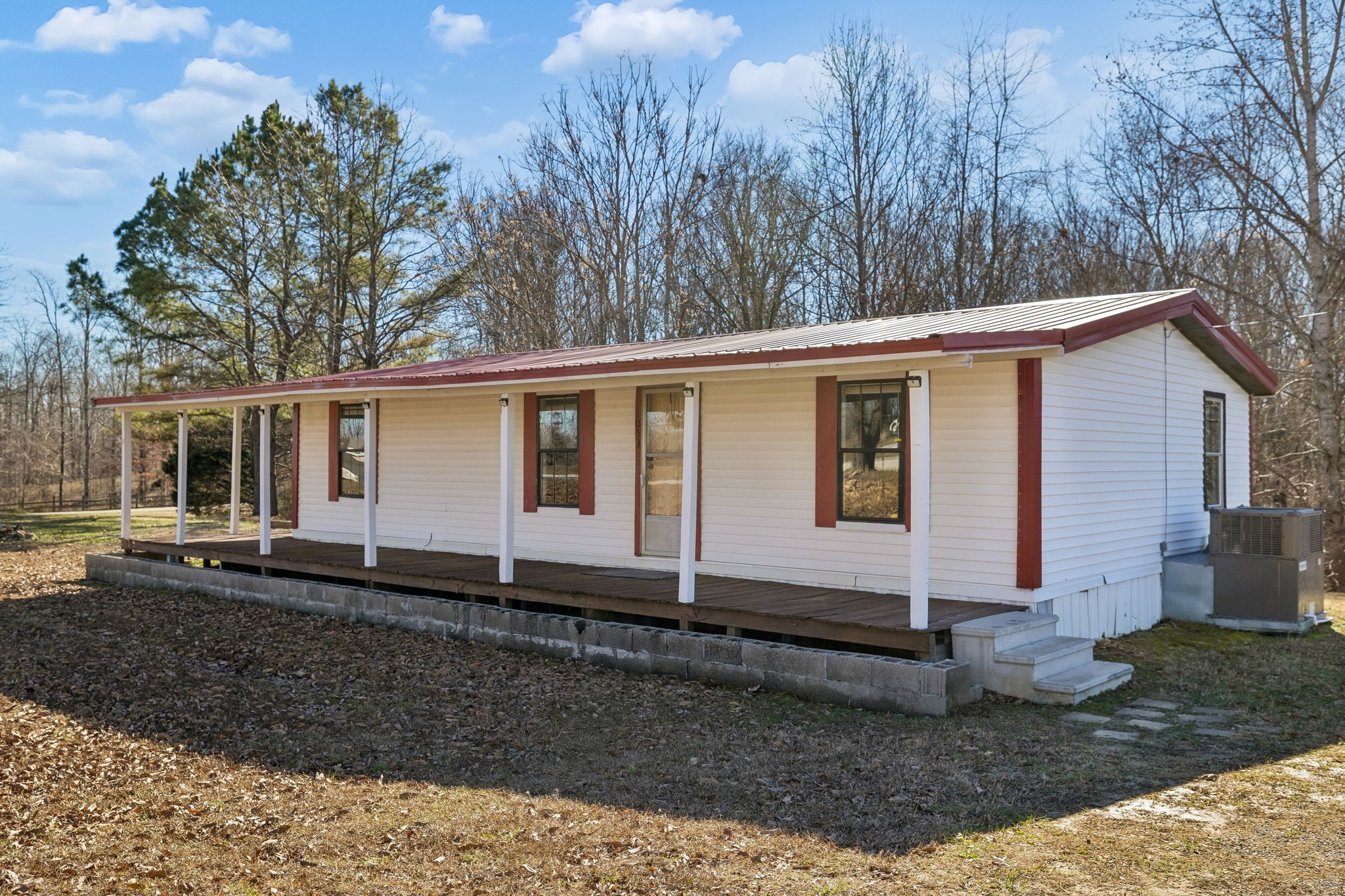 1053 Pack Road White Bluff TN 37187