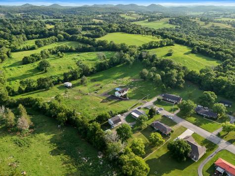 125 Hillwood Acres Alexandria TN 37012