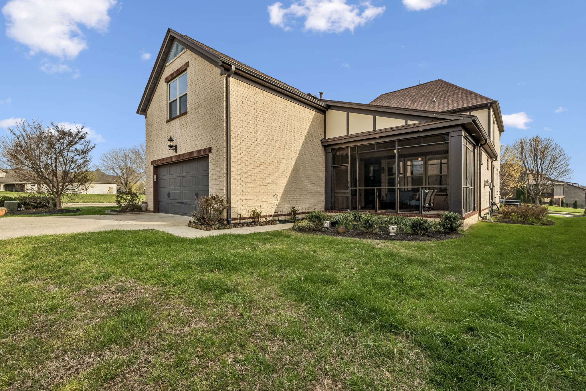 1638 Kelvington Boulevard Gallatin TN 37066