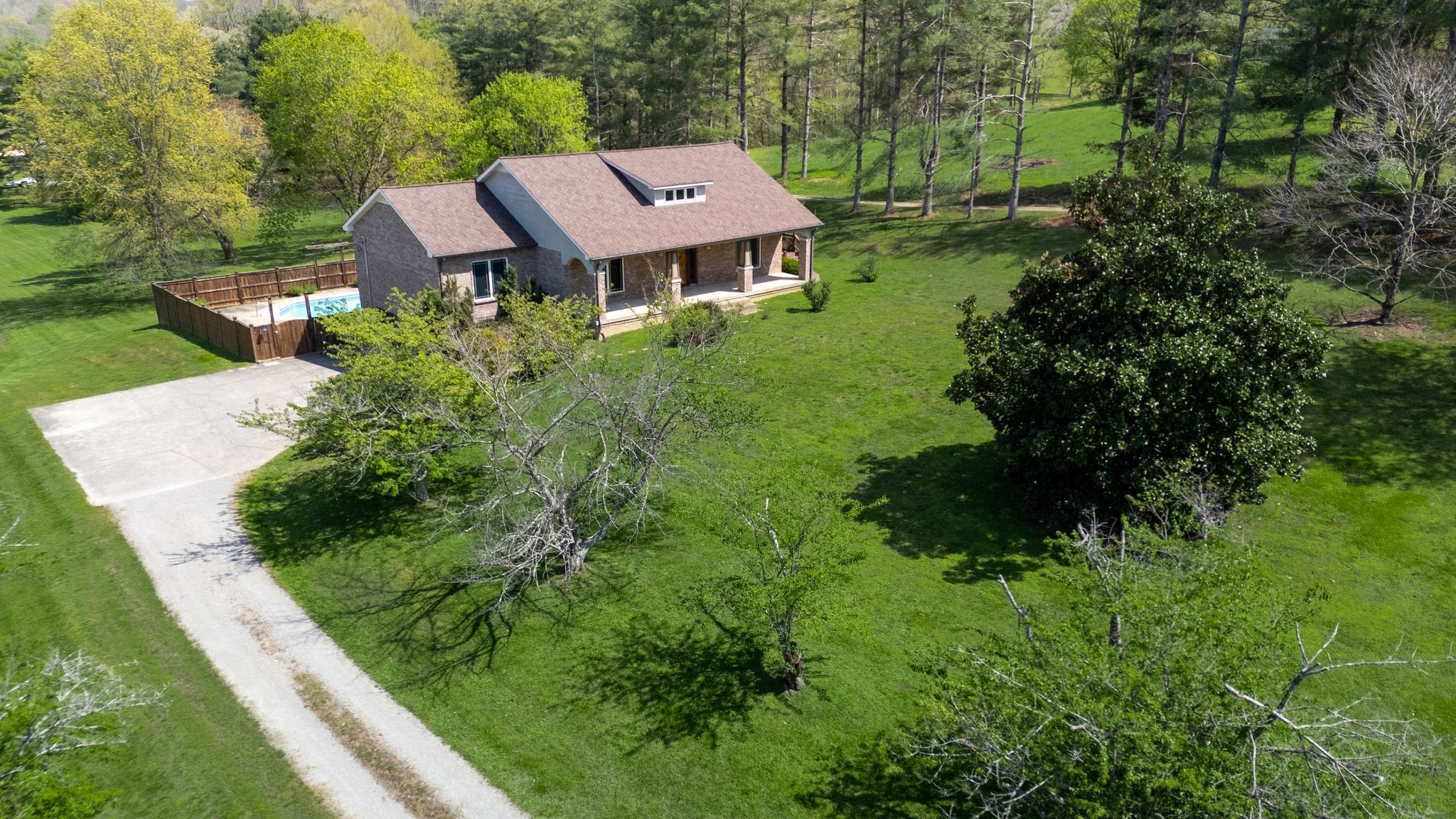 1249 White Road Bon Aqua TN 37025