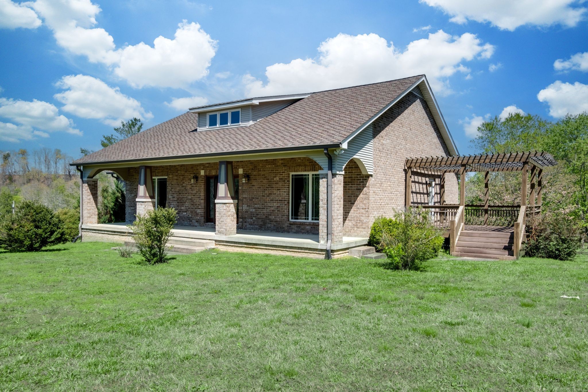 1249 White Road Bon Aqua TN 37025