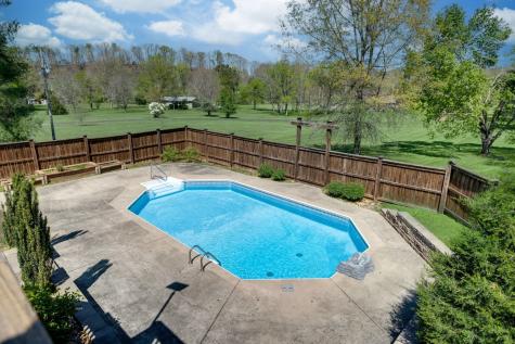 1249 White Road Bon Aqua TN 37025