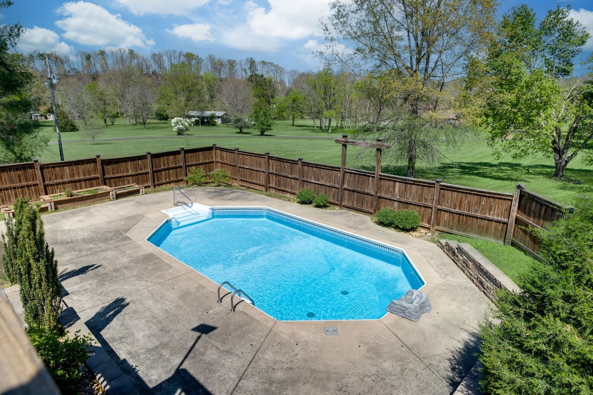 1249 White Road Bon Aqua TN 37025