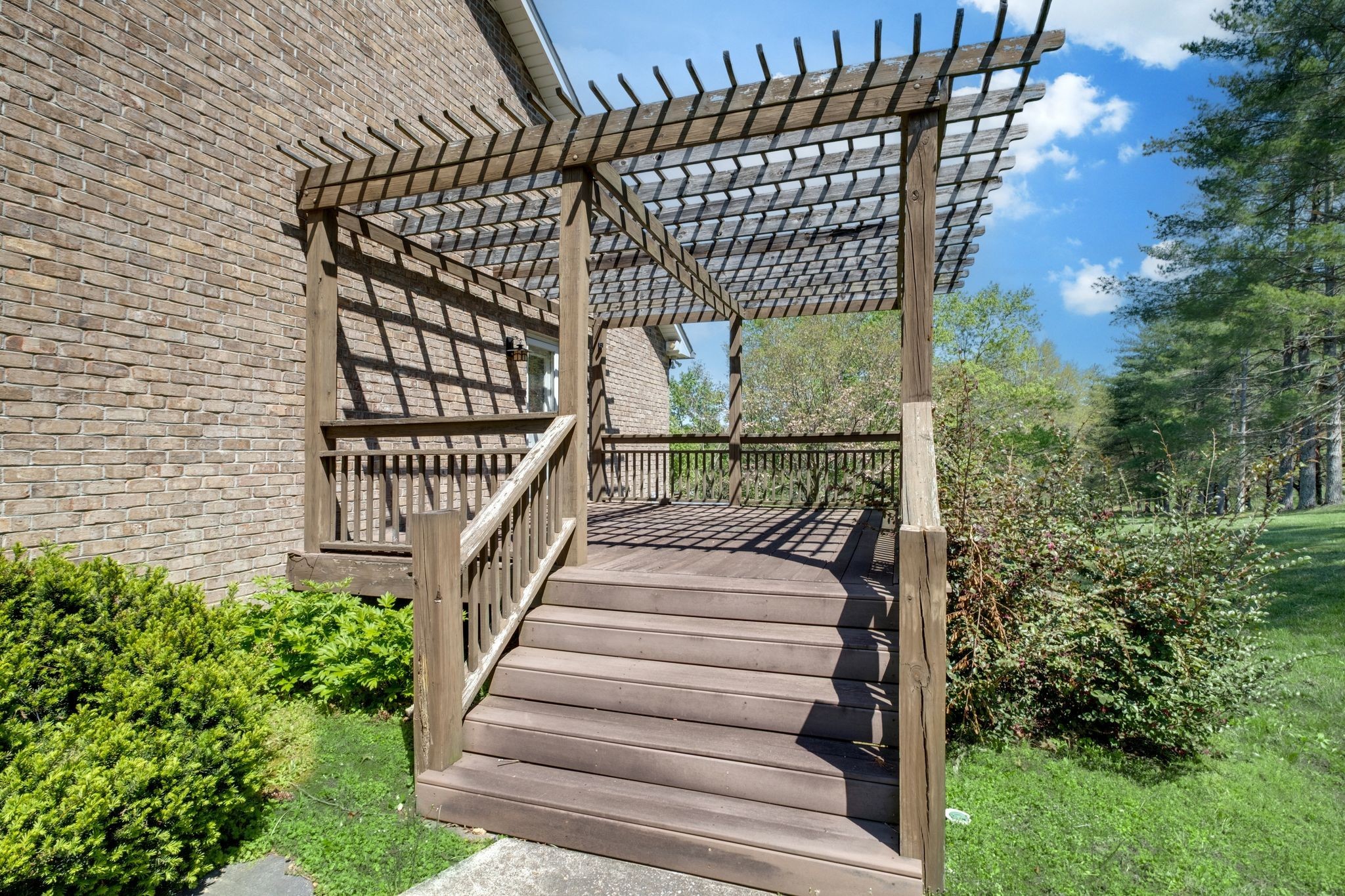 1249 White Road Bon Aqua TN 37025