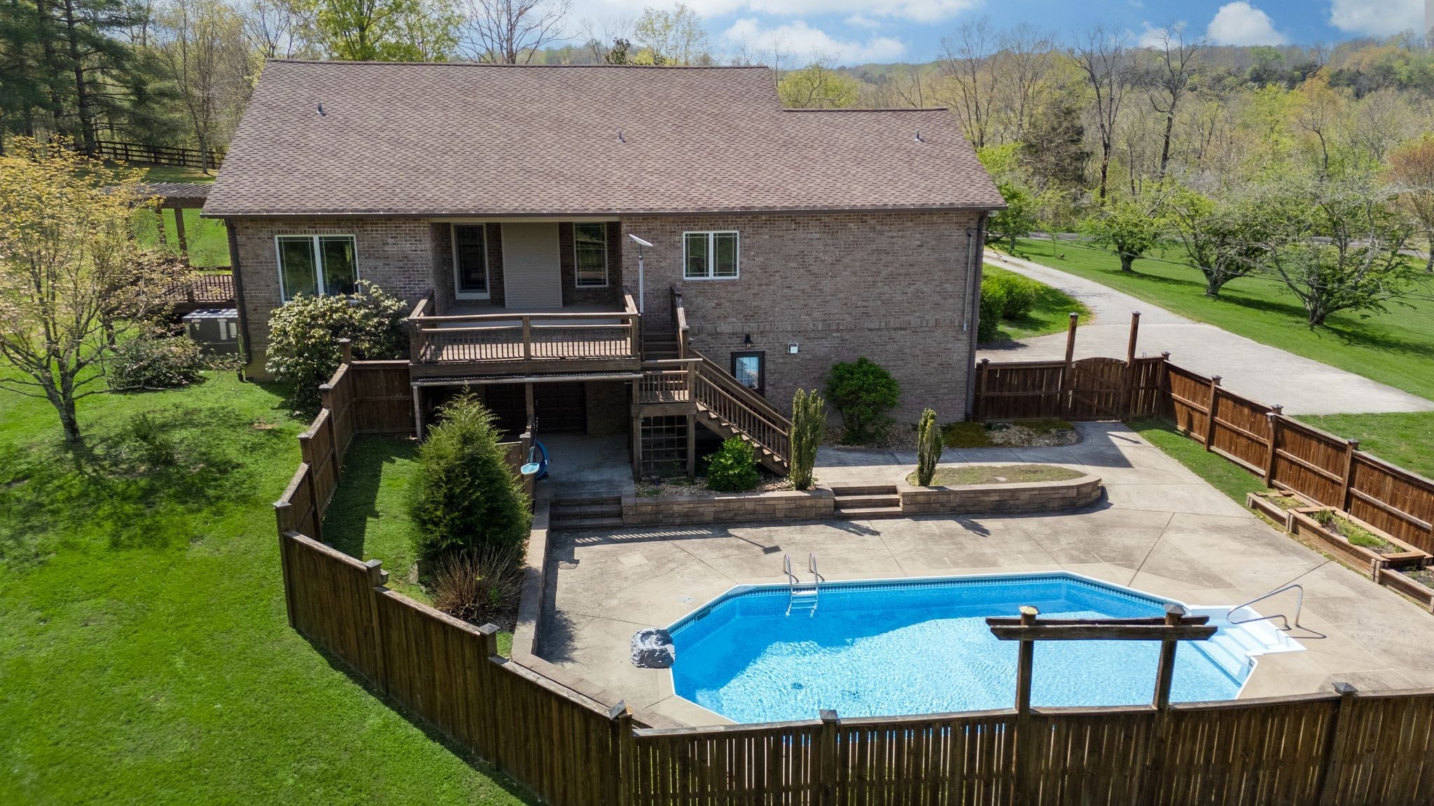 1249 White Road Bon Aqua TN 37025