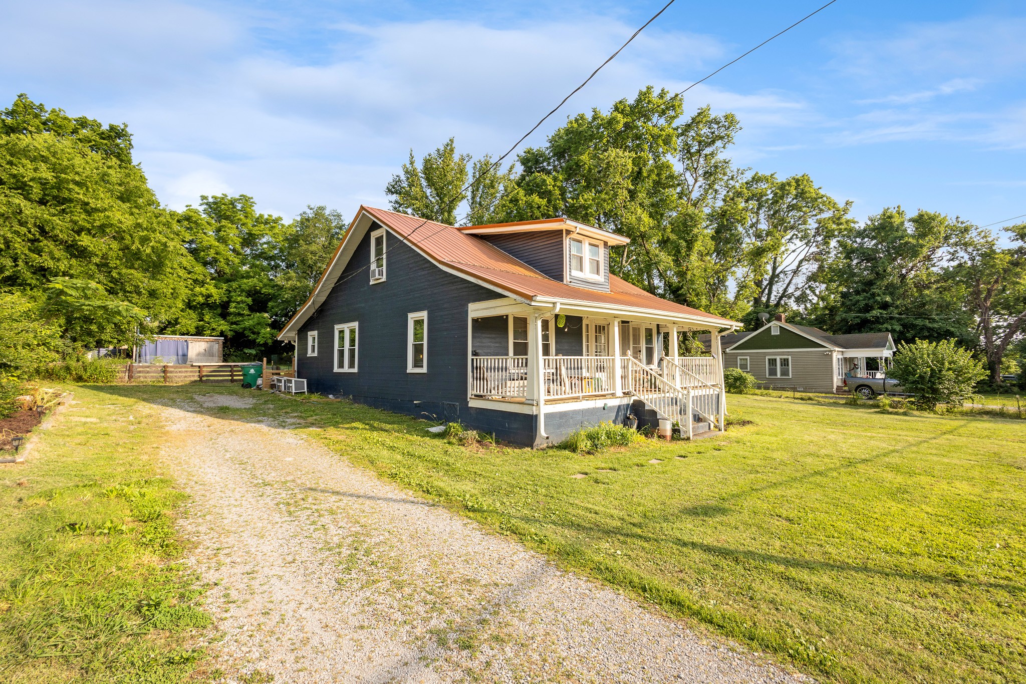 1812 Elizabeth Road Nashville TN 37218