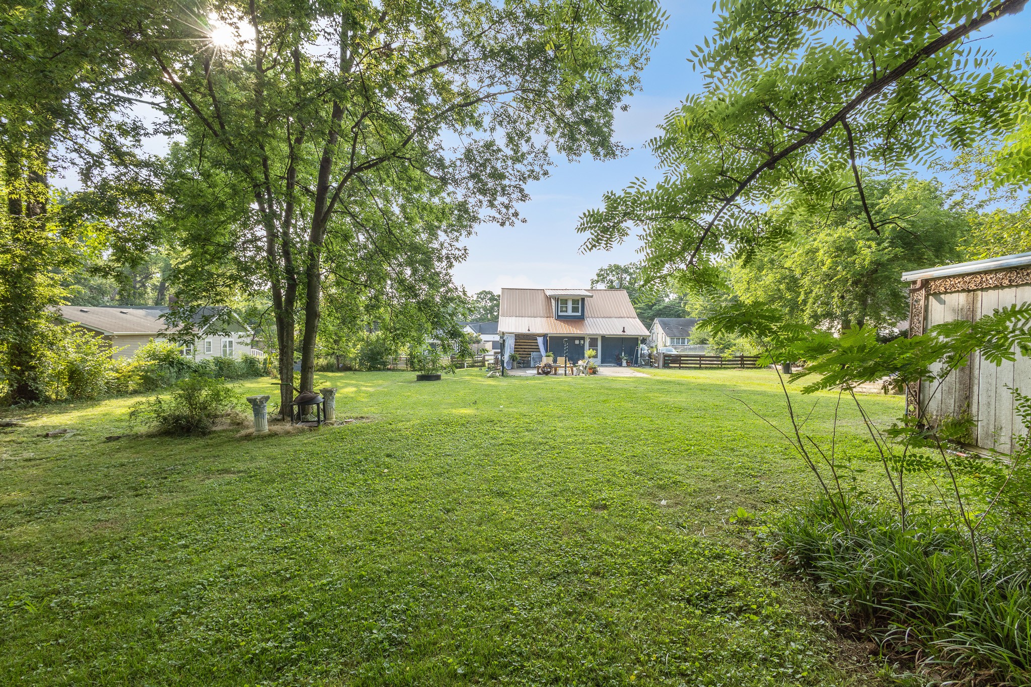 1812 Elizabeth Road Nashville TN 37218