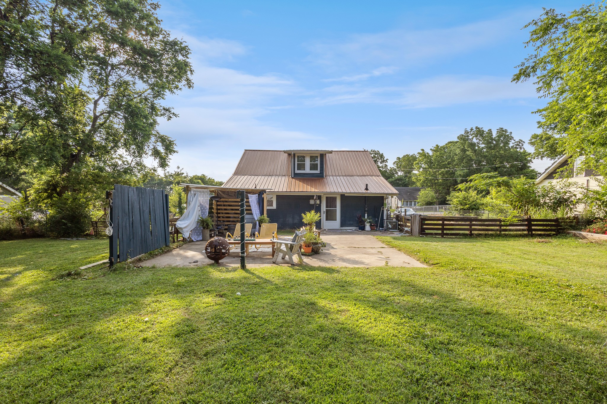 1812 Elizabeth Road Nashville TN 37218
