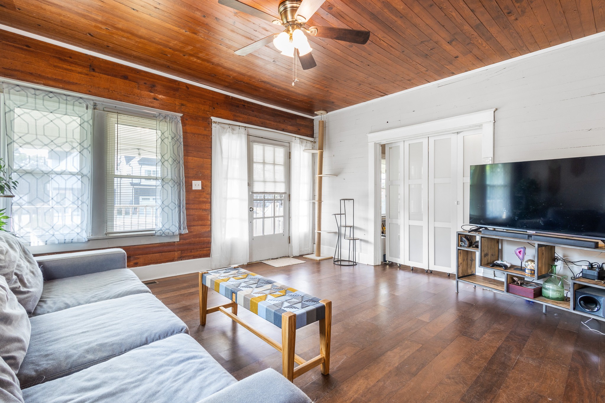1812 Elizabeth Road Nashville TN 37218