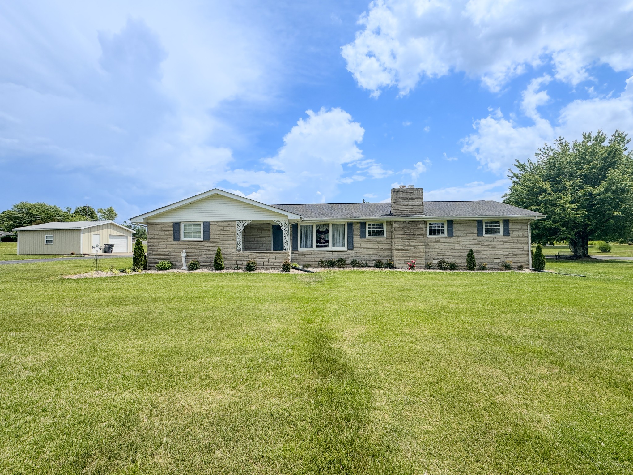 1406 Ellington Drive Lafayette TN 37083