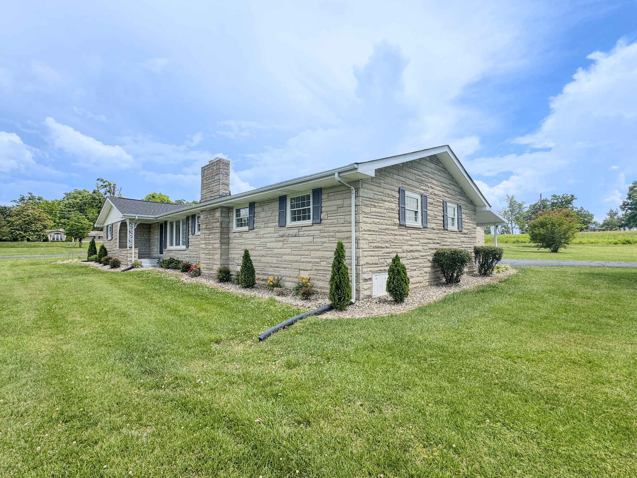 1406 Ellington Drive Lafayette TN 37083