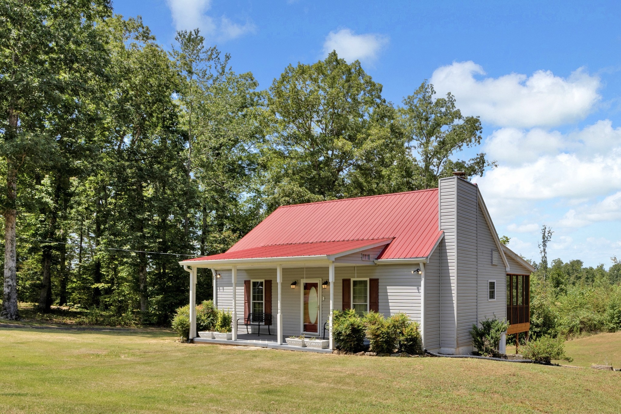123 Lower Roans Creek Road Linden TN 37096