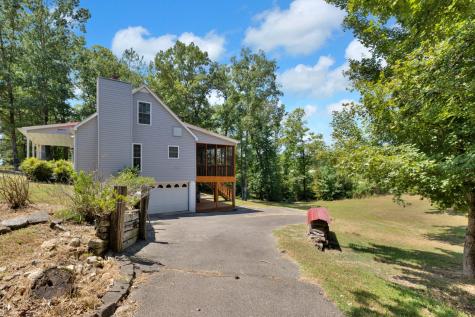 123 Lower Roans Creek Road Linden TN 37096