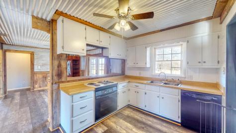 628 Tom White Road Big Sandy TN 38221