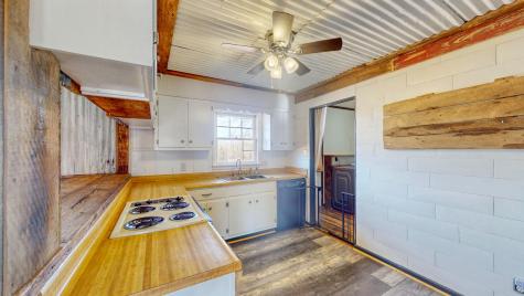 628 Tom White Road Big Sandy TN 38221