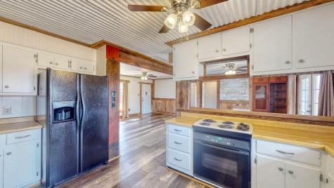 628 Tom White Road Big Sandy TN 38221