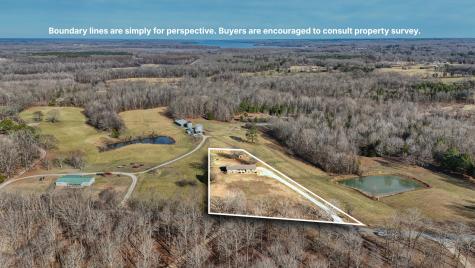 628 Tom White Road Big Sandy TN 38221