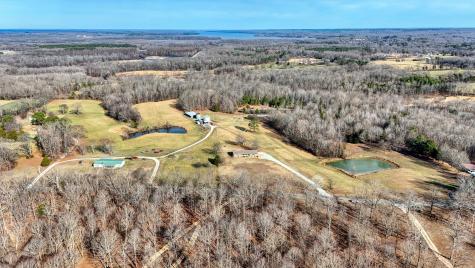 628 Tom White Road Big Sandy TN 38221
