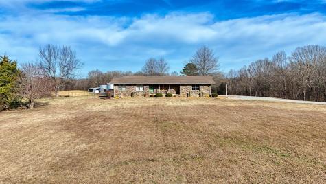 628 Tom White Road Big Sandy TN 38221