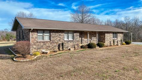 628 Tom White Road Big Sandy TN 38221