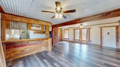 628 Tom White Road Big Sandy TN 38221