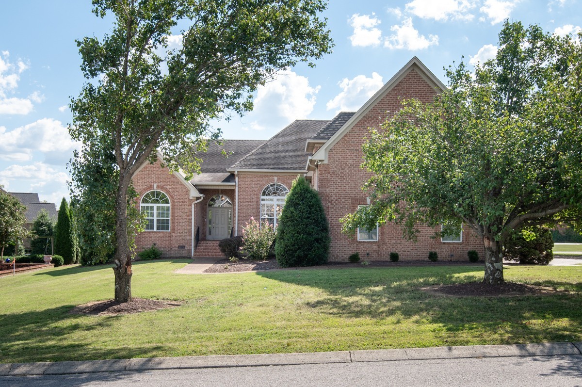 105 Robin Point Gallatin TN 37066
