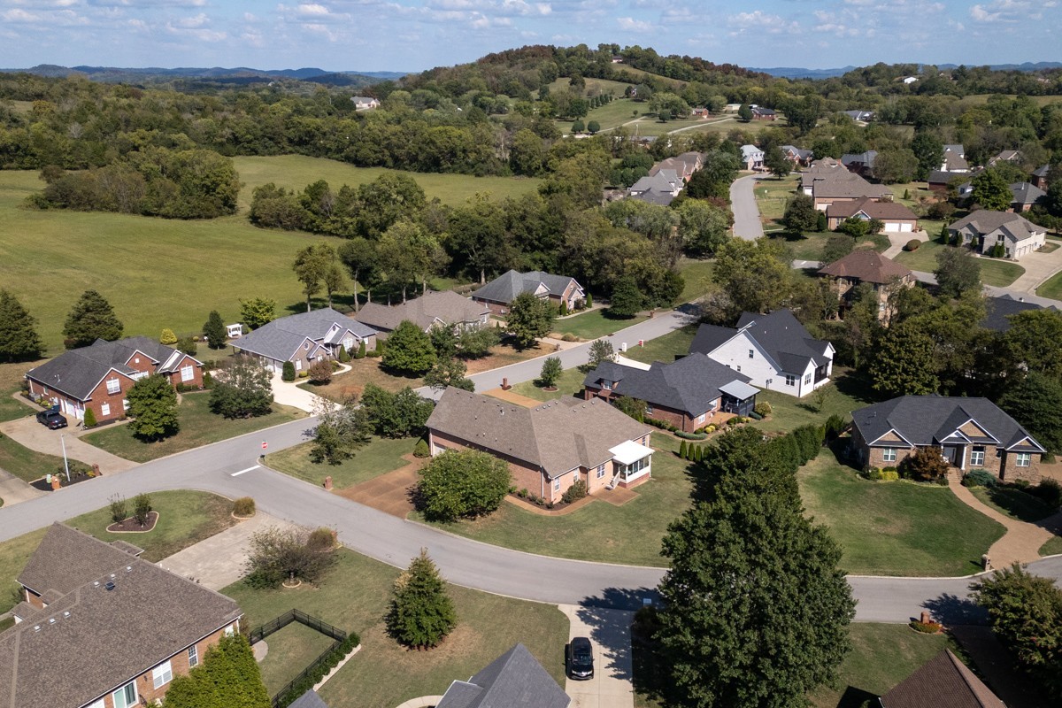 105 Robin Point Gallatin TN 37066