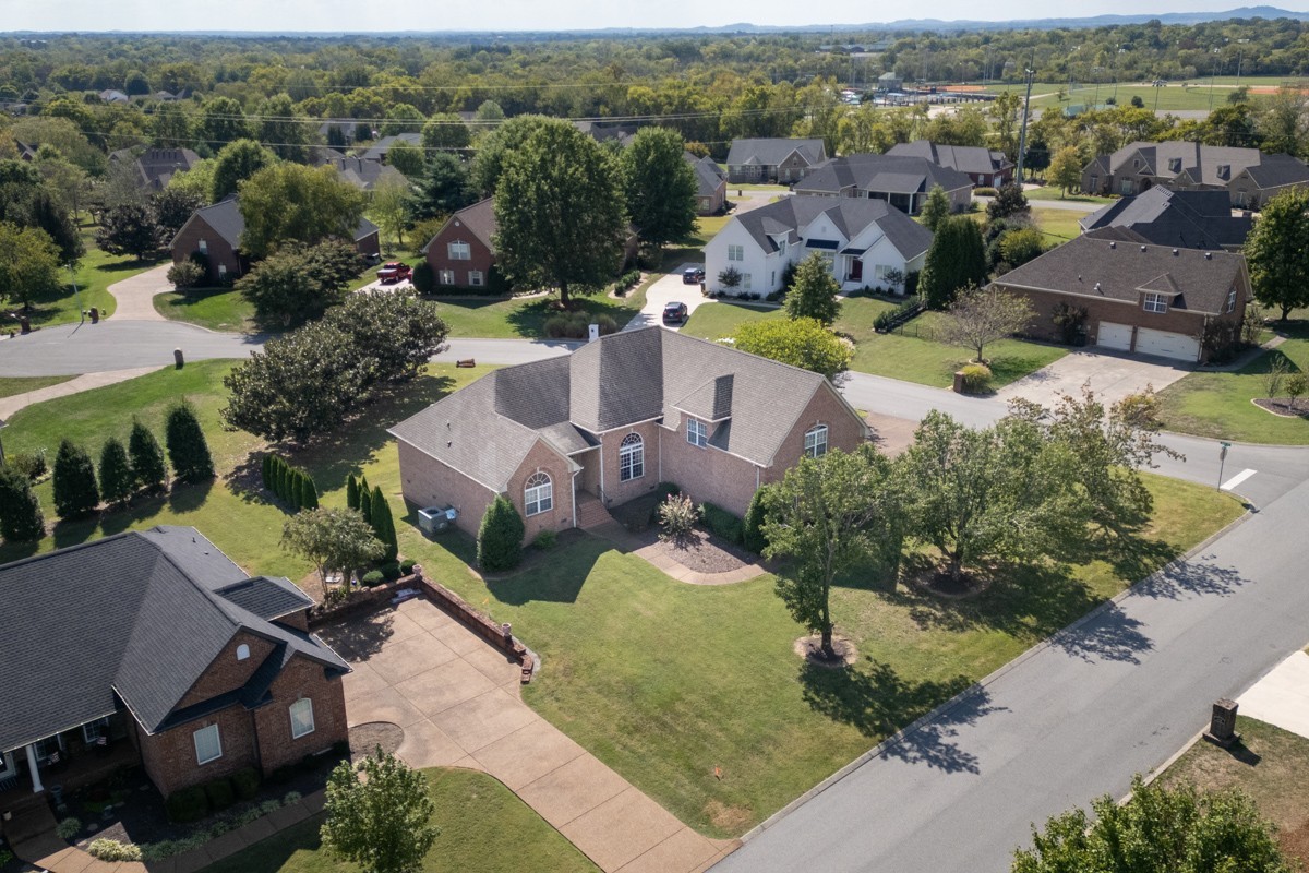 105 Robin Point Gallatin TN 37066