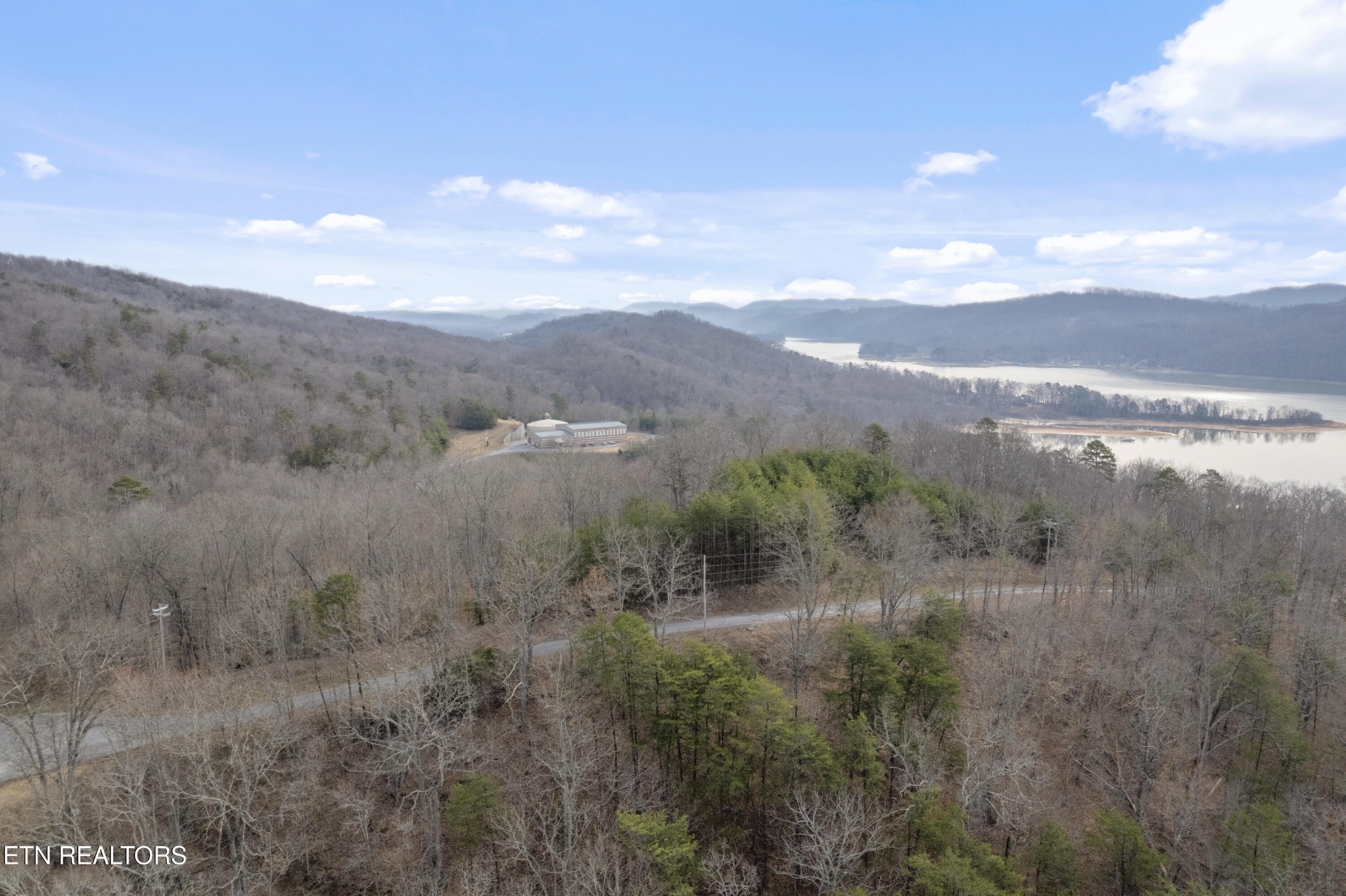 45 Walleye Point Sharps Chapel TN 37866