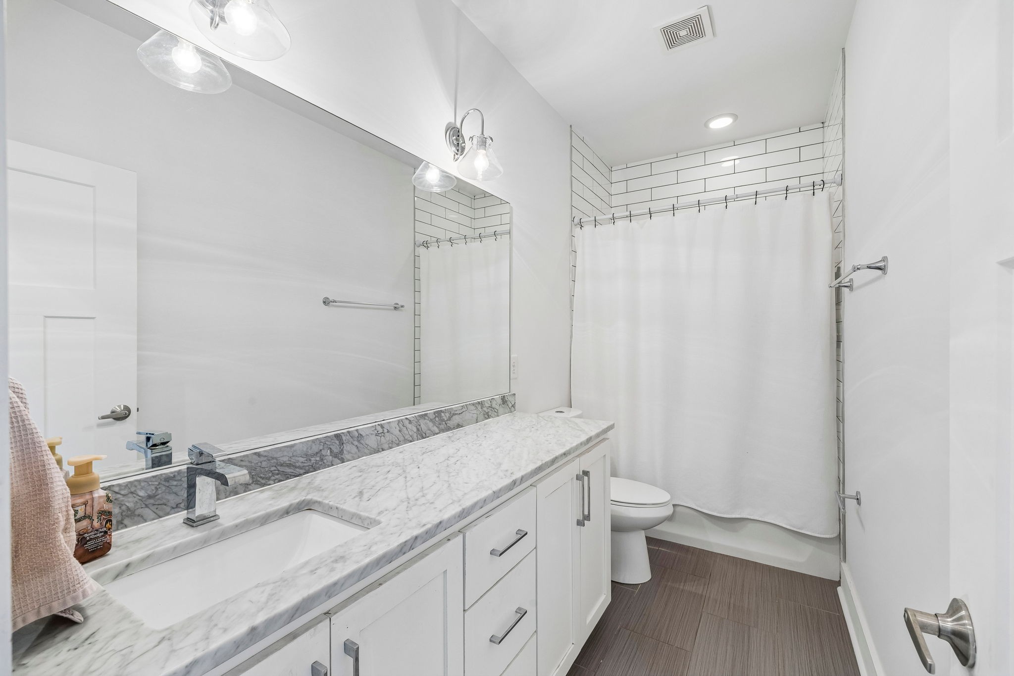 2022B 10th Ave, S Nashville TN 37204