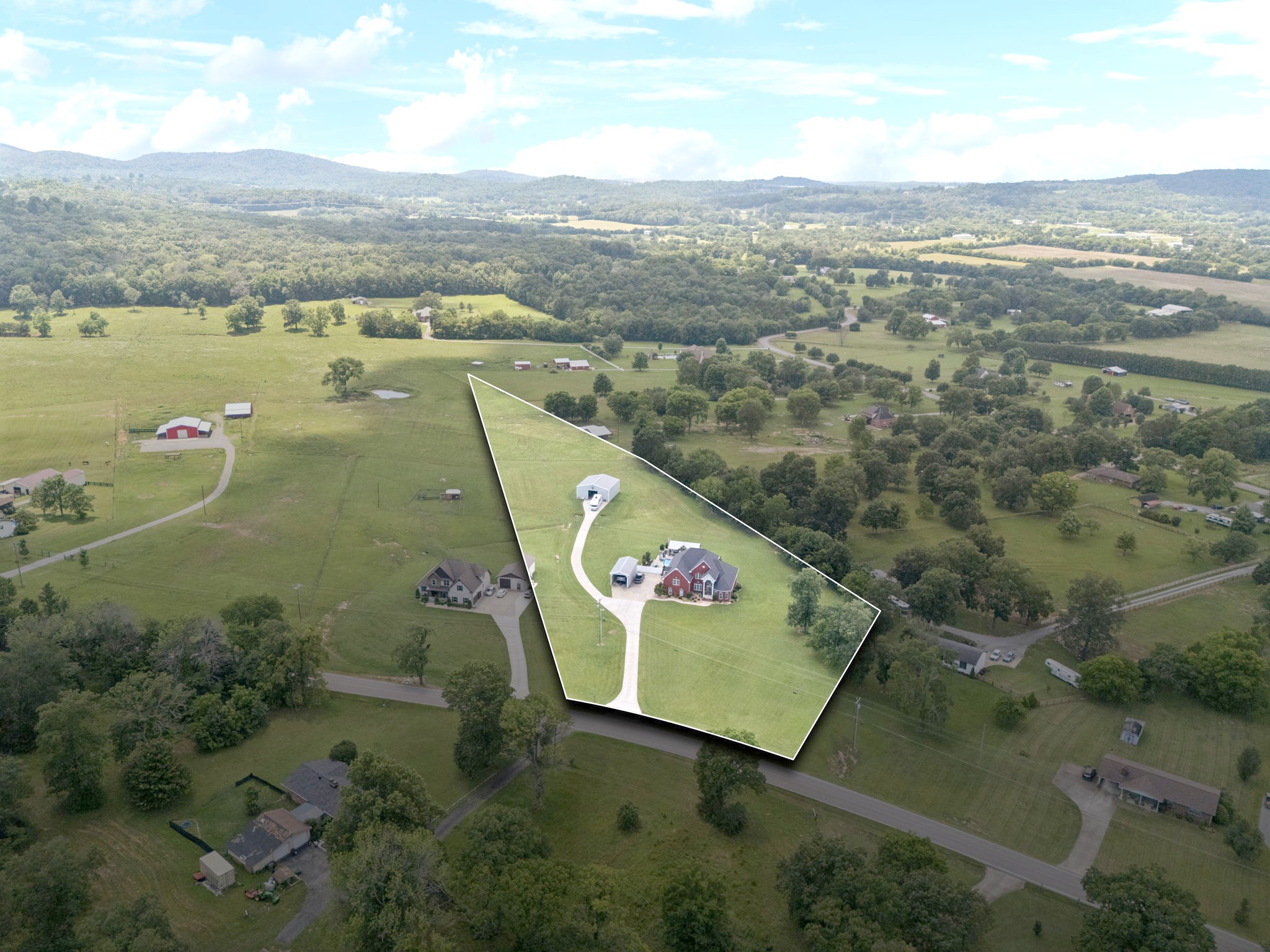 3056 SE Tater Peeler Road Lebanon TN 37090