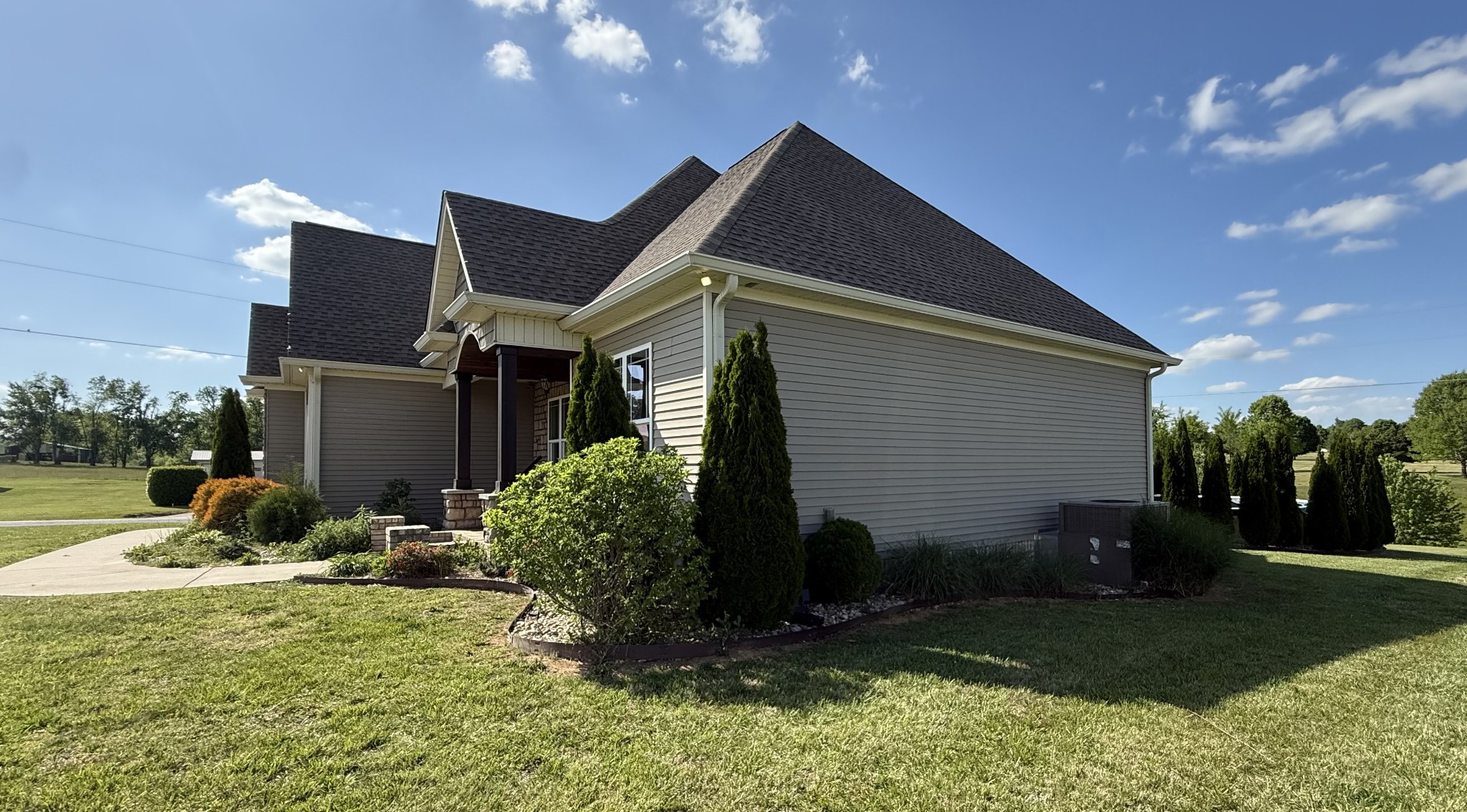 702 Parker Lane Lafayette TN 37083
