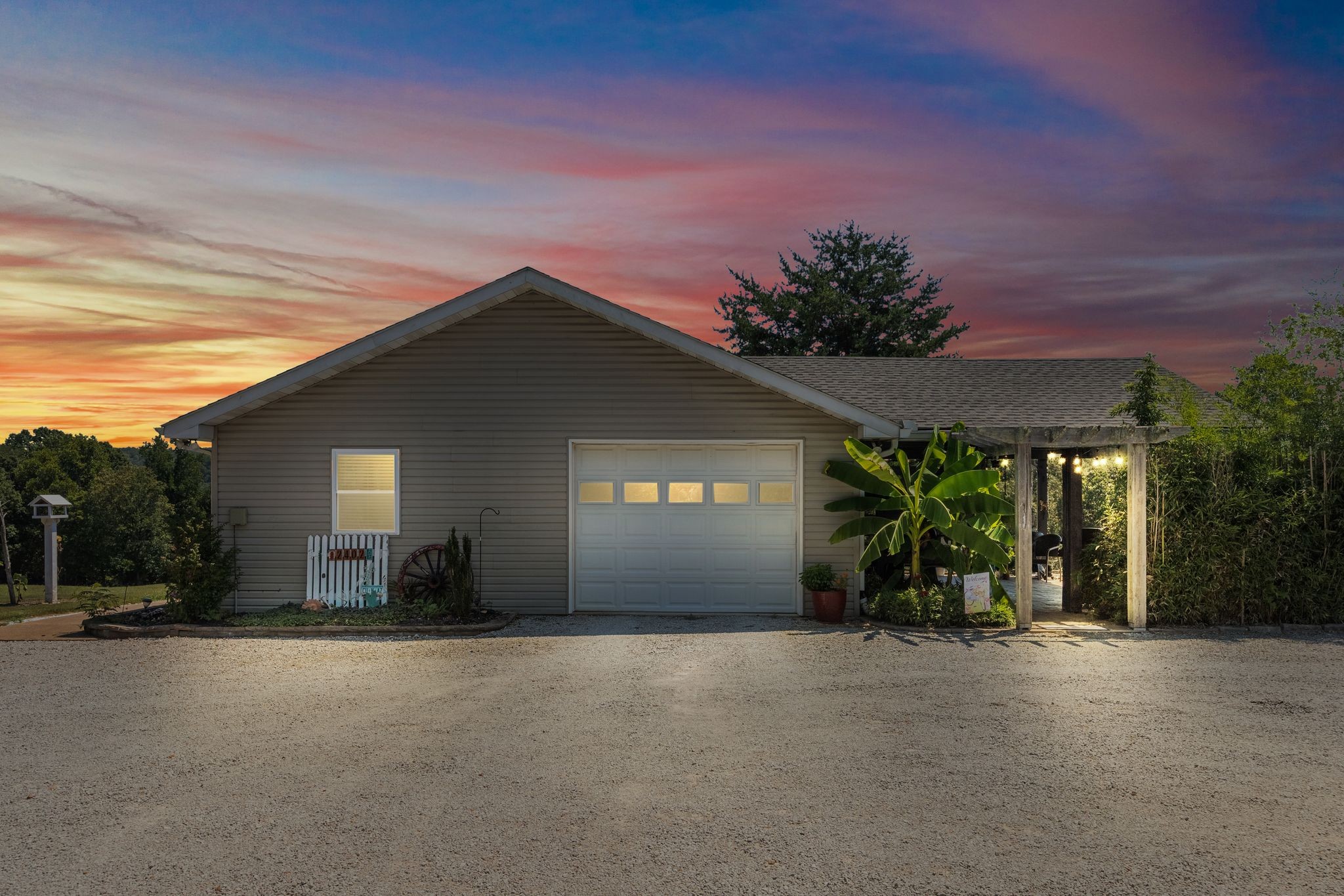 2402 Lobelville Highway Linden TN 37096