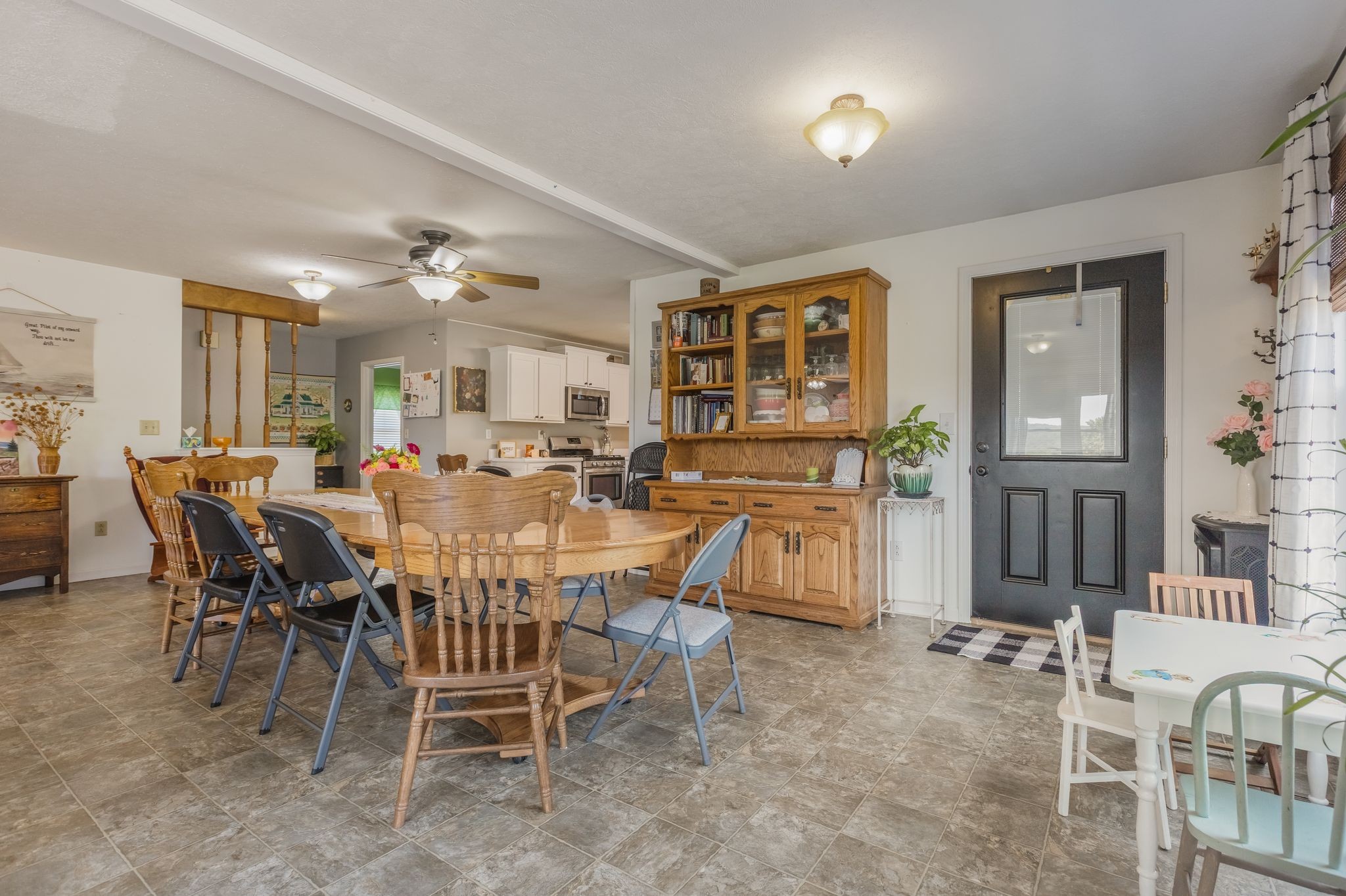 2402 Lobelville Highway Linden TN 37096