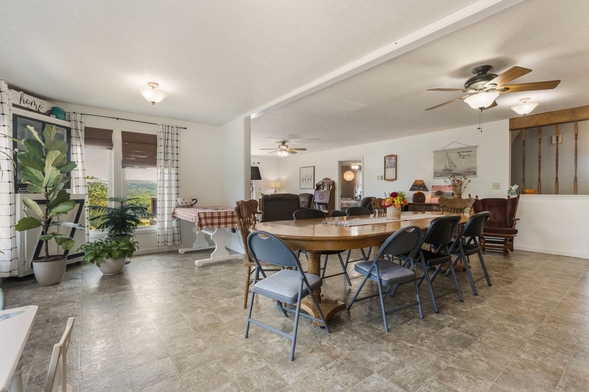 2402 Lobelville Highway Linden TN 37096