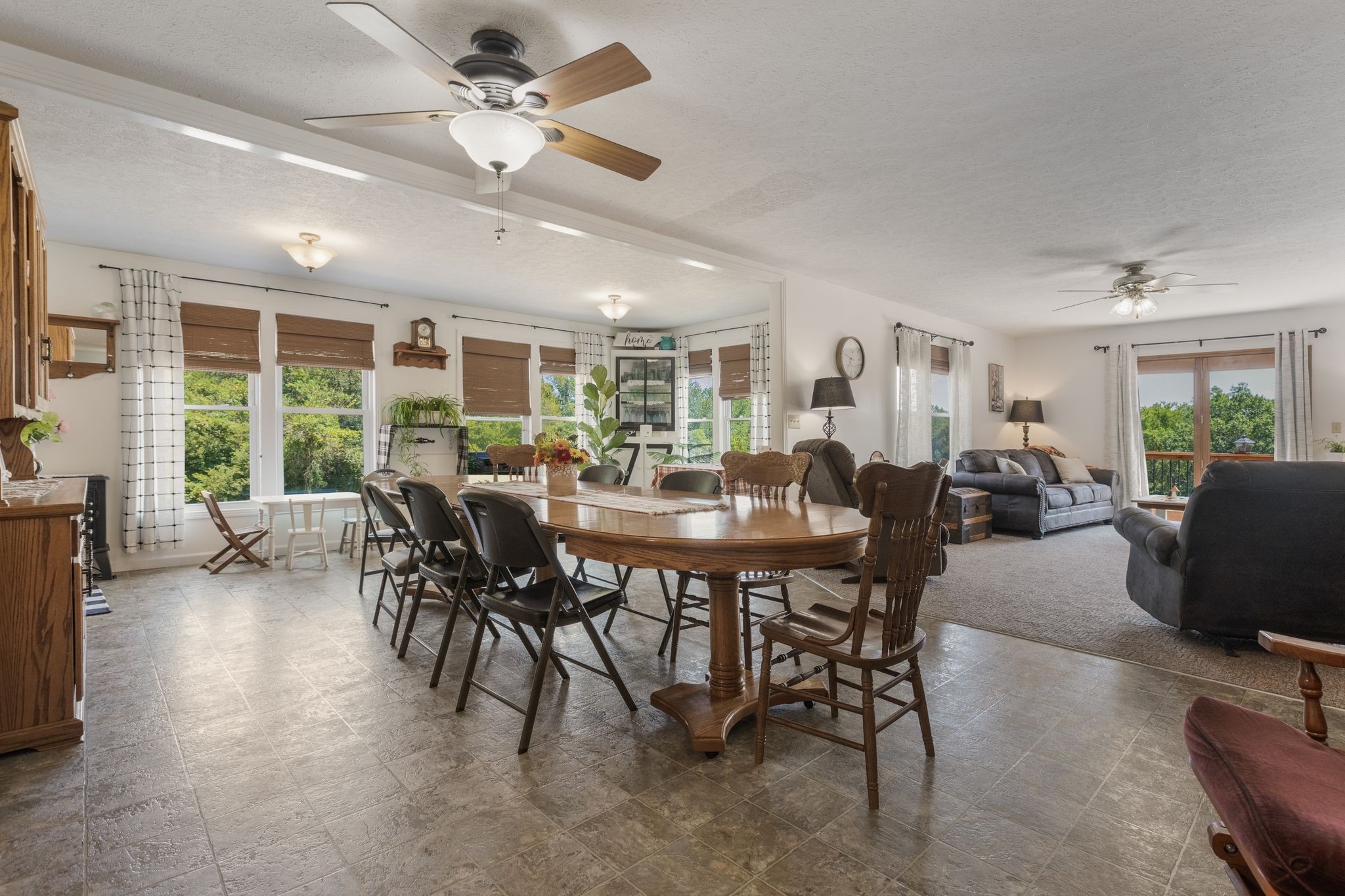 2402 Lobelville Highway Linden TN 37096