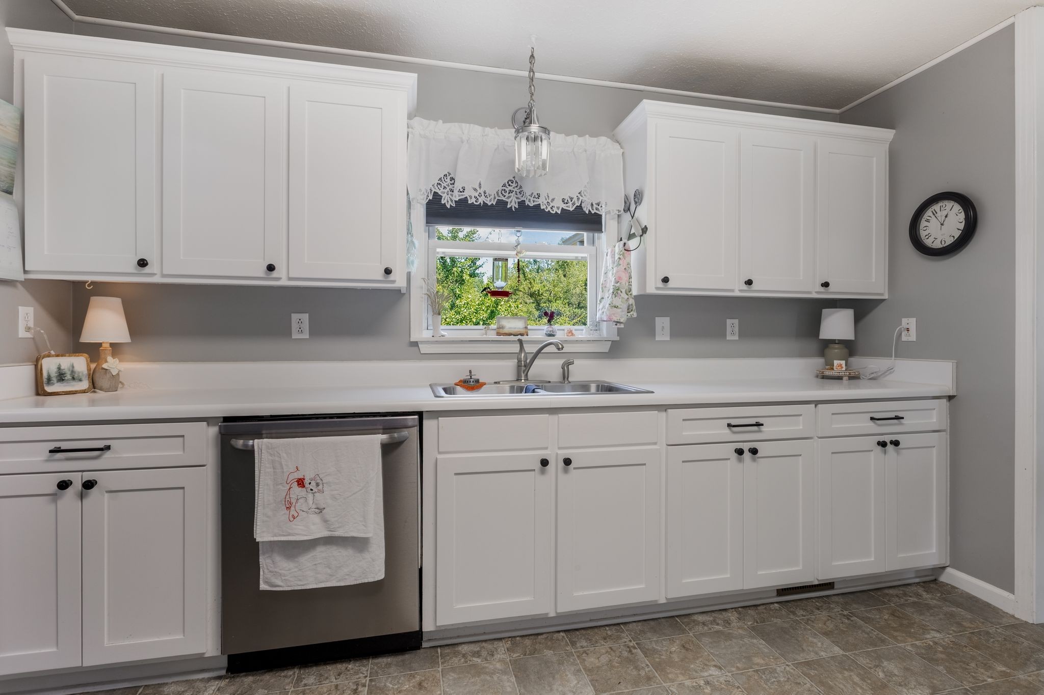 2402 Lobelville Highway Linden TN 37096