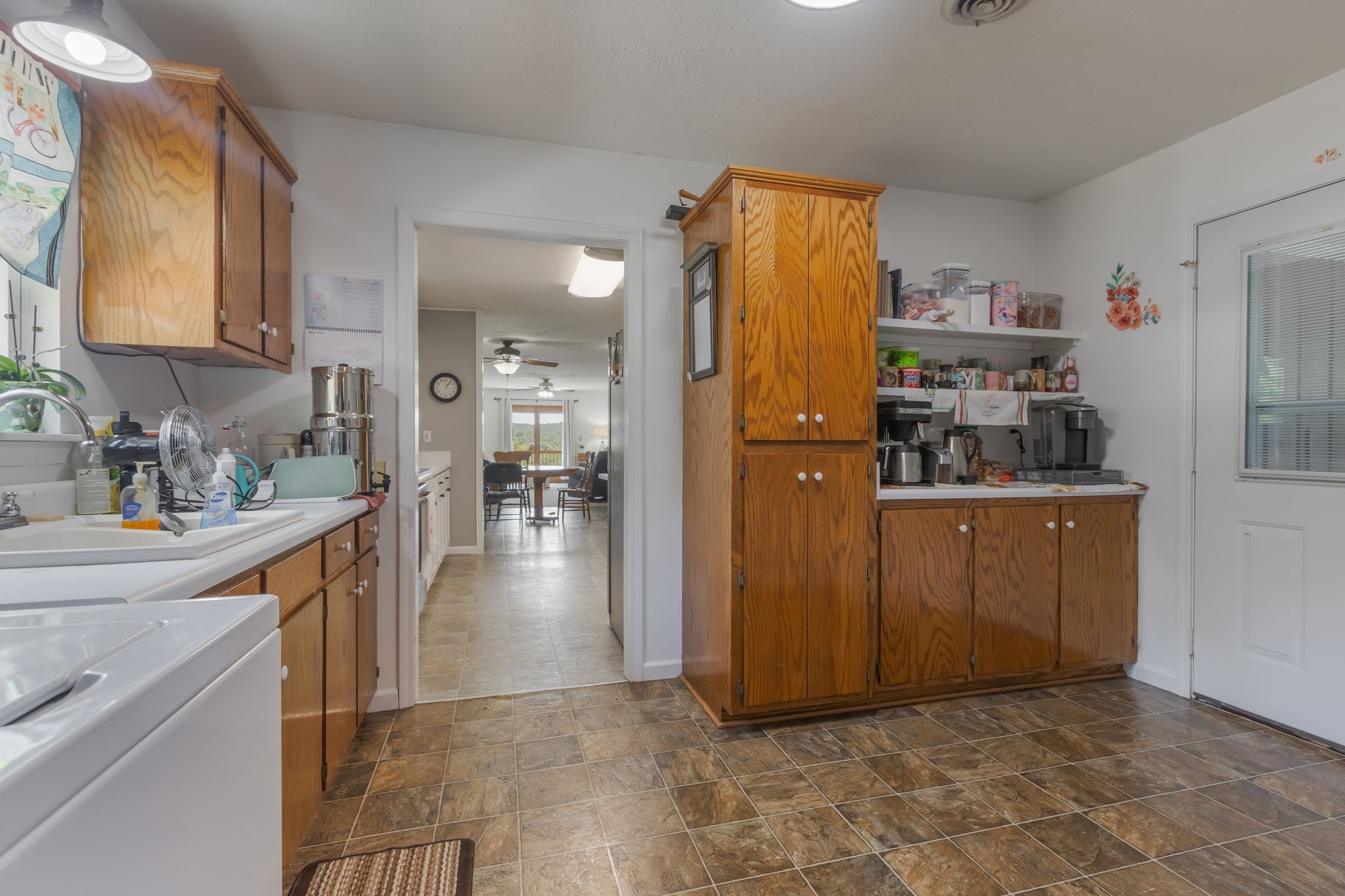 2402 Lobelville Highway Linden TN 37096