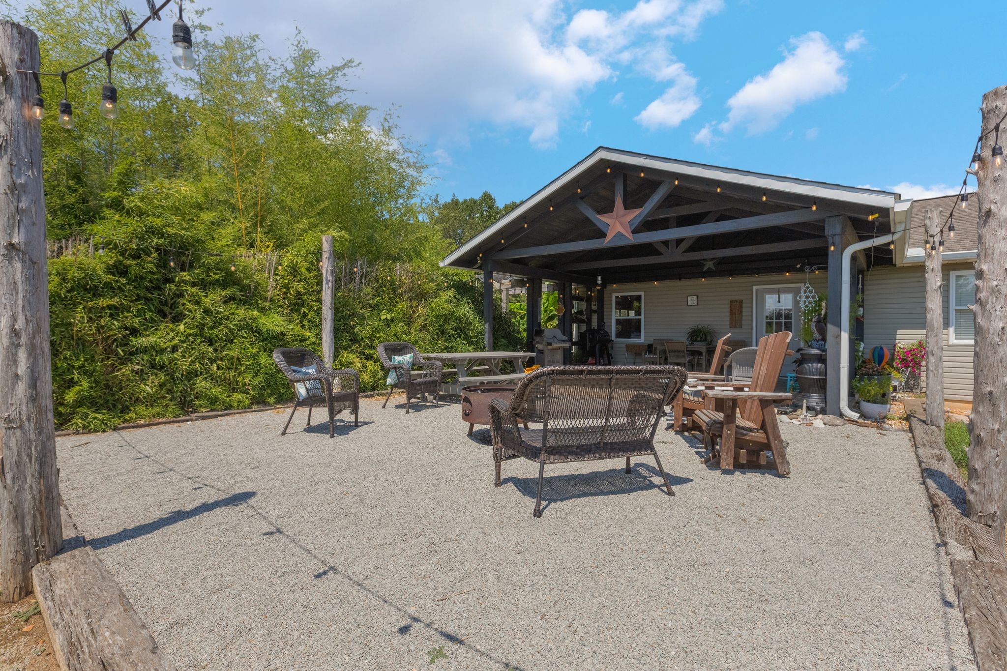 2402 Lobelville Highway Linden TN 37096