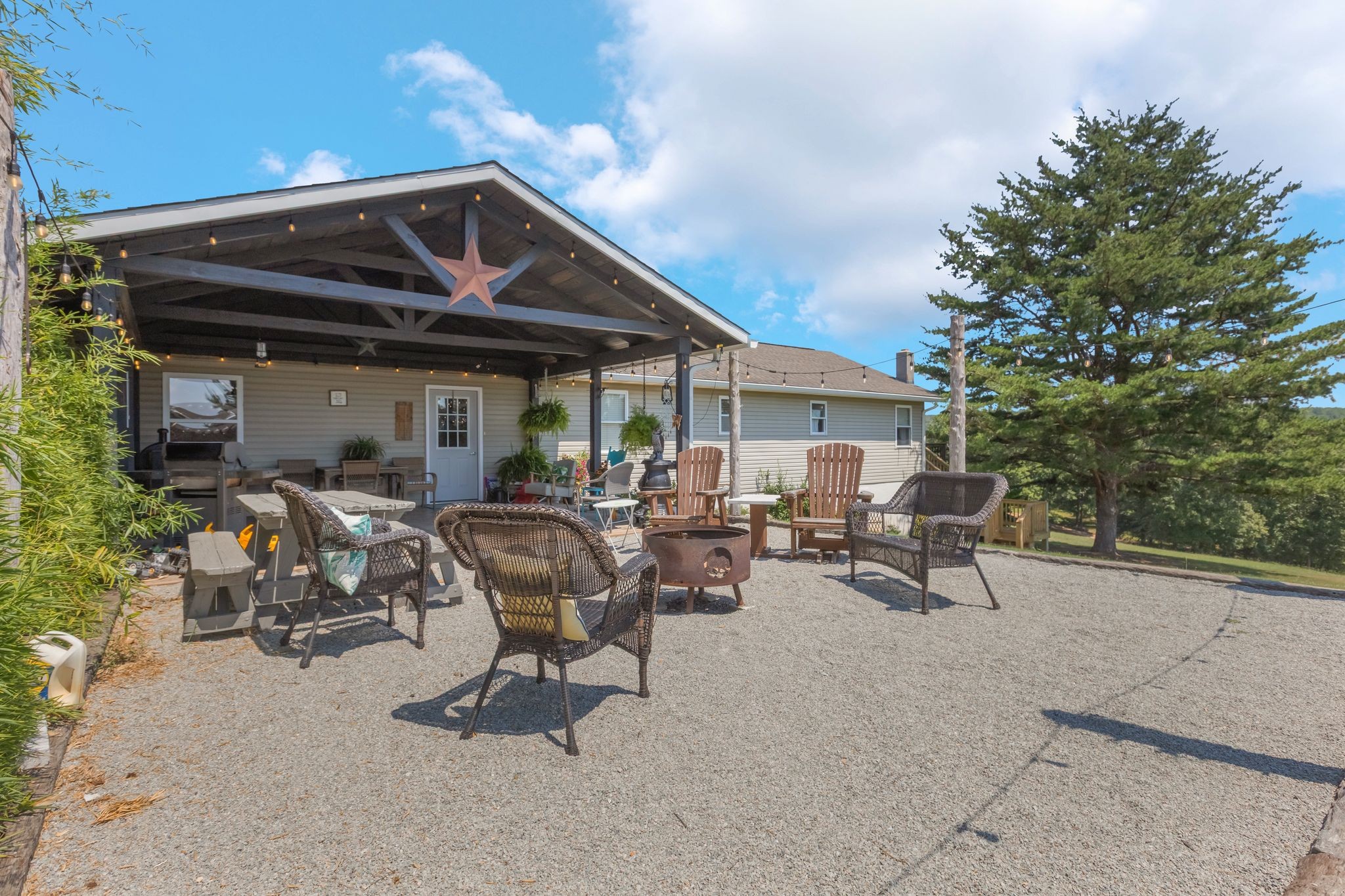 2402 Lobelville Highway Linden TN 37096