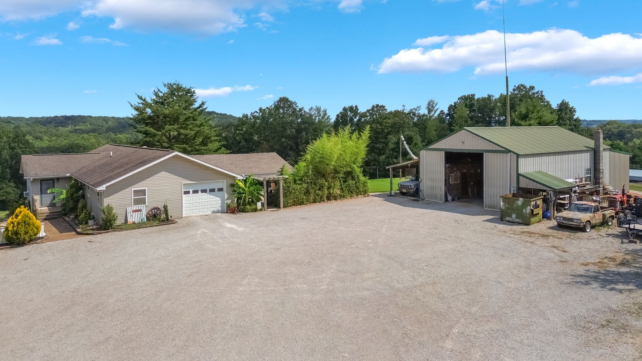 2402 Lobelville Highway Linden TN 37096