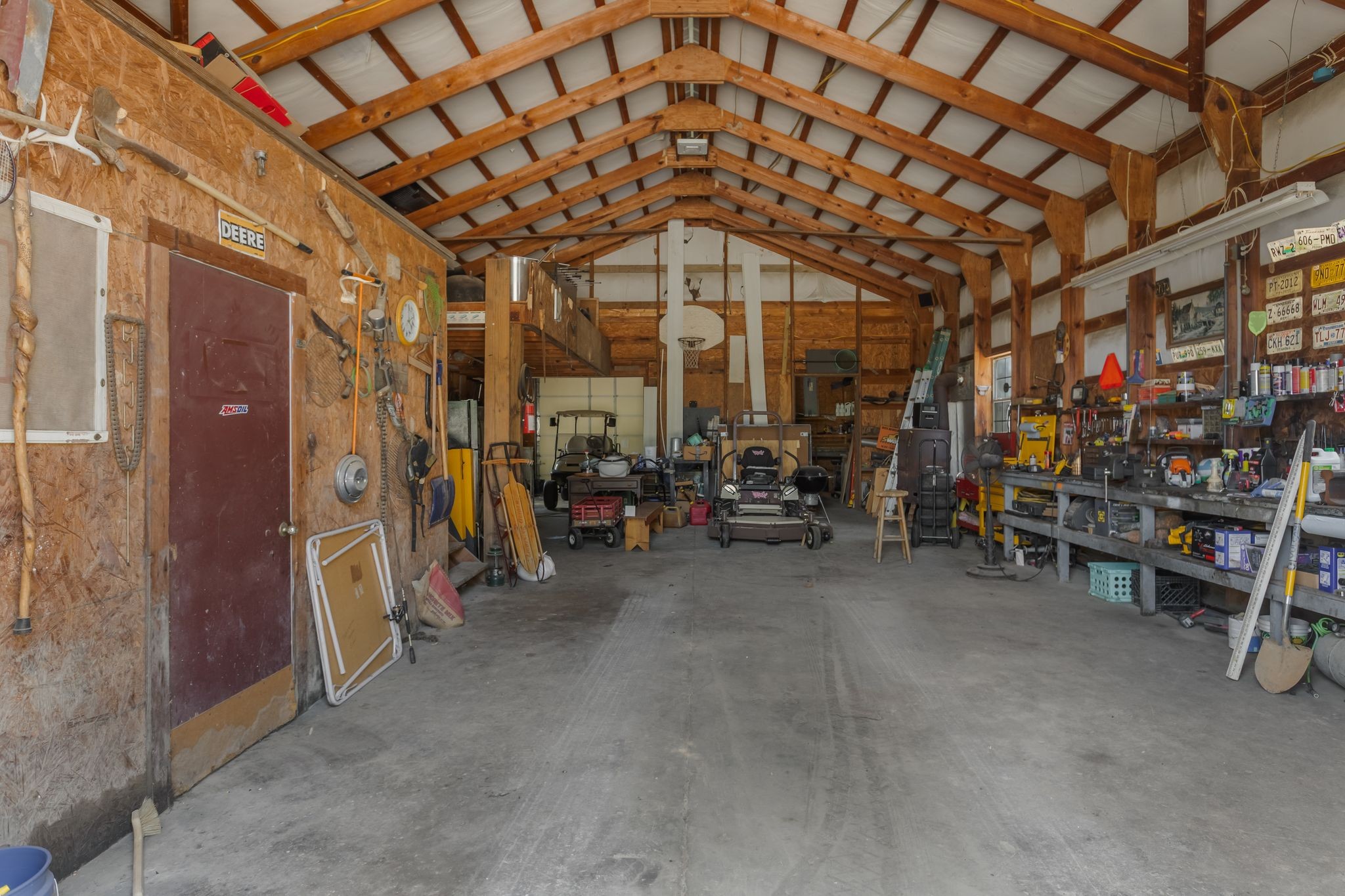 2402 Lobelville Highway Linden TN 37096