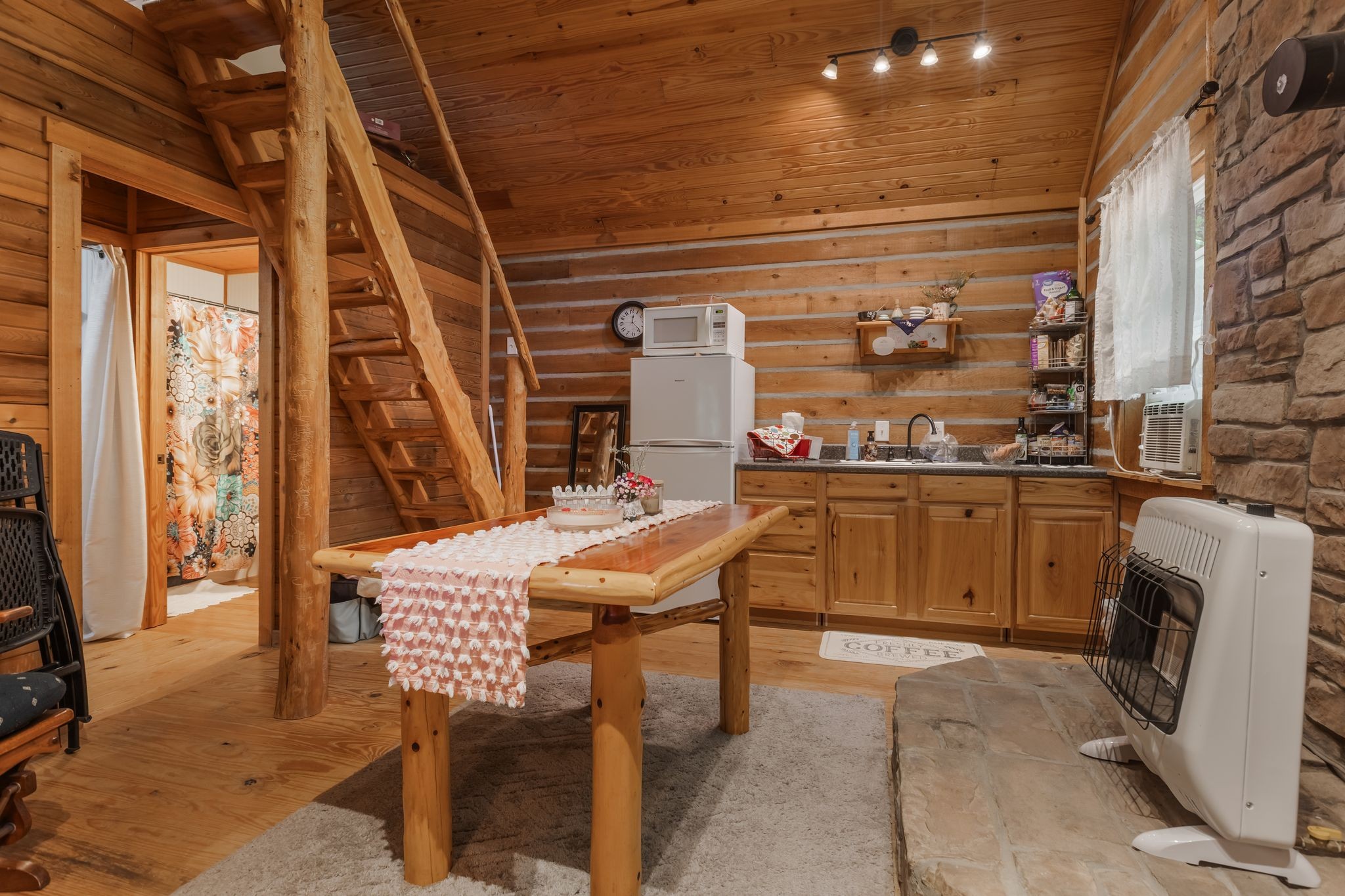 2402 Lobelville Highway Linden TN 37096