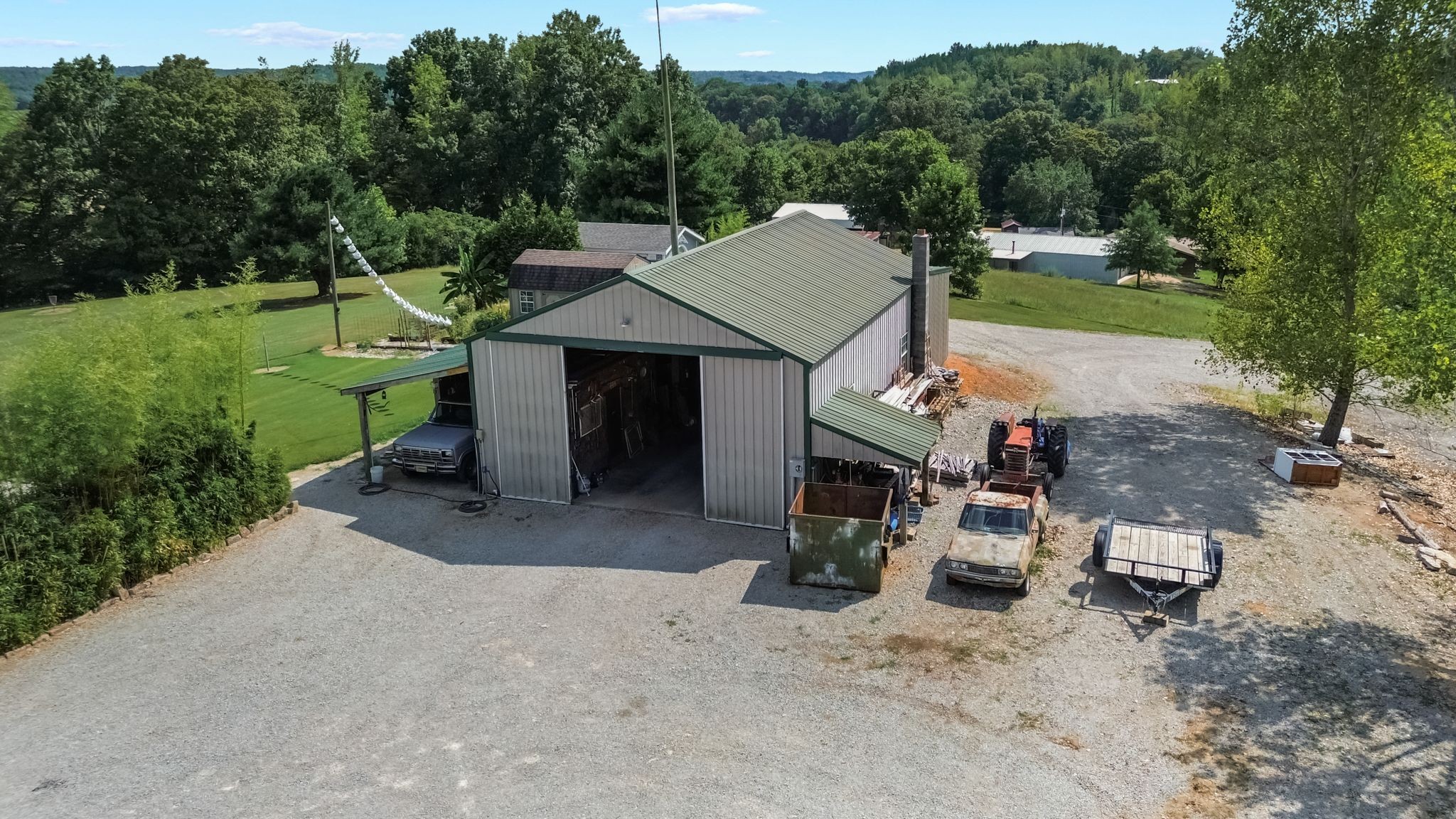 2402 Lobelville Highway Linden TN 37096